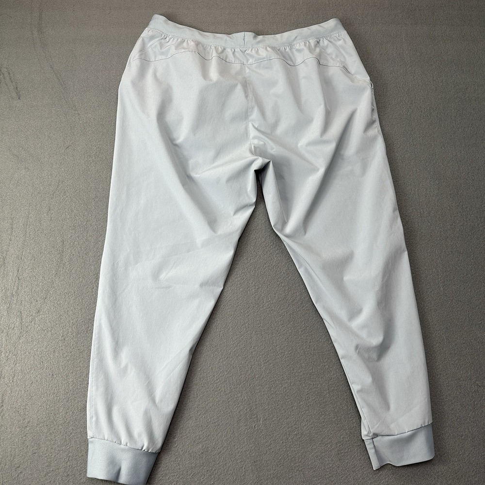 Under Armour Women's Vanish Joggers in Light Blue Sz Extra Large Short Heatgear - Picture 9 of 10